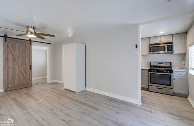 6935 1/2 Hoffman Avenue Gallery 2