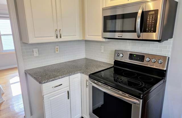 2215 East Lincoln Avenue photos photos
