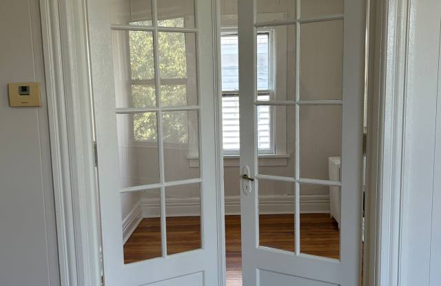 1 Bedroom, 1 Bathroom with Den on Union Street in Schenectady, Act now! photos photos