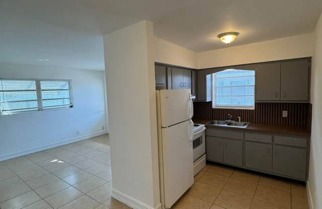 2817 Van Buren St Apt 4 - 2817 Van Buren Street, Hollywood, FL 33020