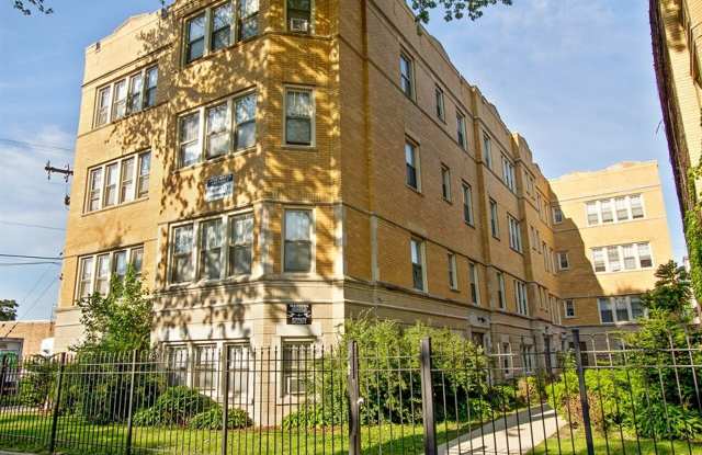 7915 South Hermitage Apartments Gallery 3