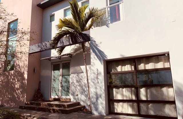 3253 Mcdonald St - 3253 McDonald St, Miami, FL 33133