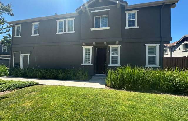 Gorgeous 3 Bed, 2 Bath in Gated Community in Brentwood photos photos