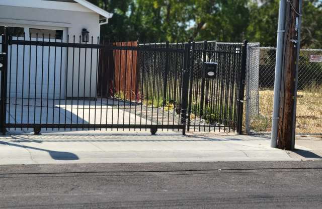 2625 Beaumont ave photos photos