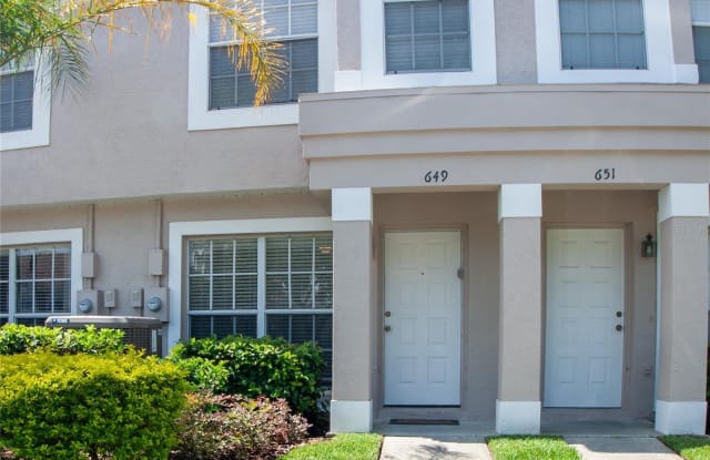 649 KENSINGTON LAKE CIRCLE - 649 Kensington Lake Circle, Brandon, FL 33511