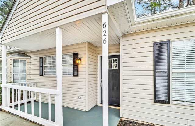 626 Waynes Court SE Gallery 4