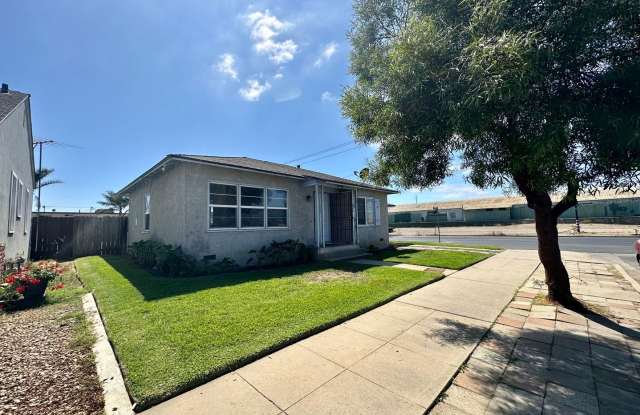 2 Bed 1 Bath, Large Backyard! photos photos