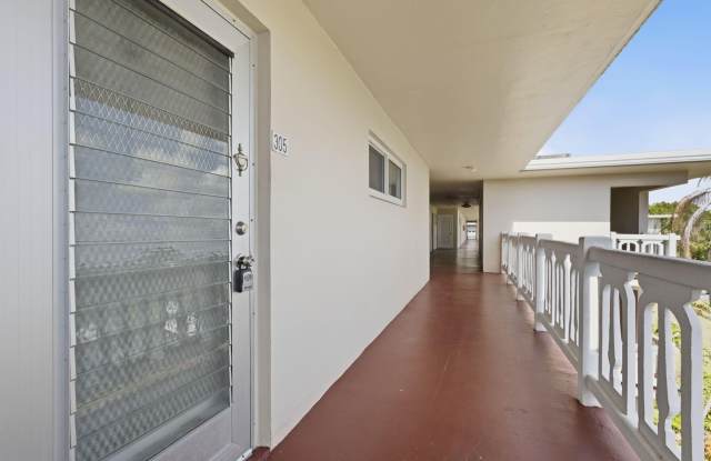 2606 Garden Drive S Gallery 3