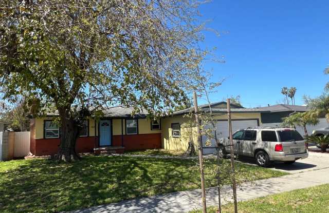 Adorable 3 Bed, 1 Bathroom Single Family Home in Orange Gallery 1
