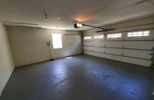 7011 HAMEL HILL COURT Gallery 4