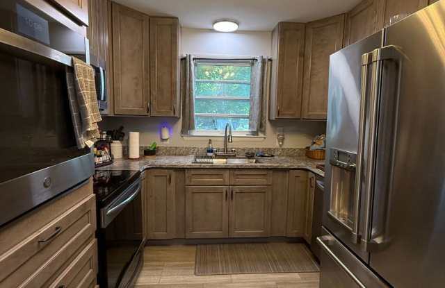 3 bedrooms- 1.5 bath home Gallery 4