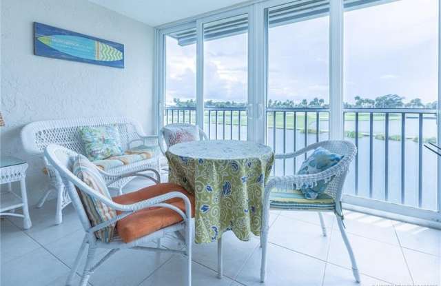 5596 NE Gulfstream Way Gallery 2
