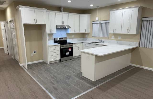 114 Bradbury Dr photos photos