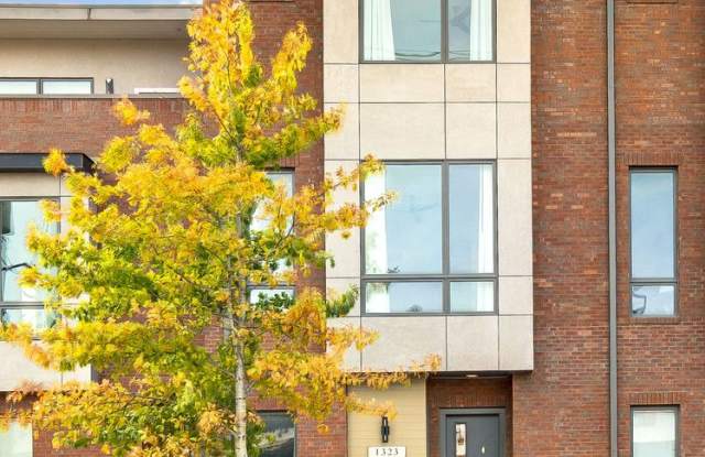 Stunning 3BE/3.5BA brownstone in the heart of historic Germantown! - 1323 2nd Avenue North, Nashville, TN 37208