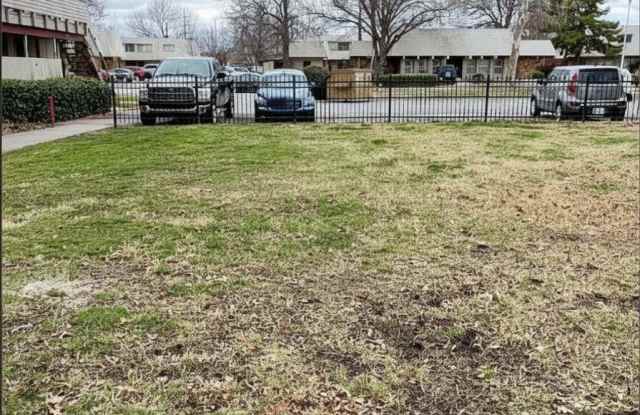 Spacious 2 Bed / 2 Bath Unit in Tulsa Gallery 3
