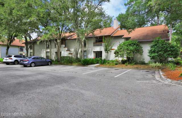 1602 WOOD HILL Place Gallery 2