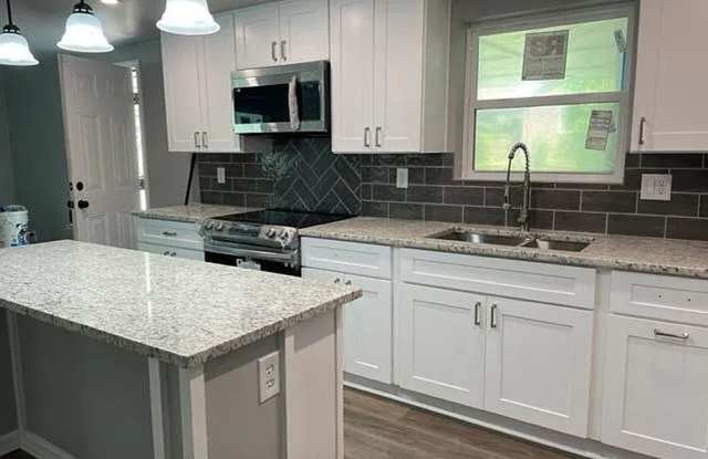 Room in 3 Bedroom Home in Conyers photos photos