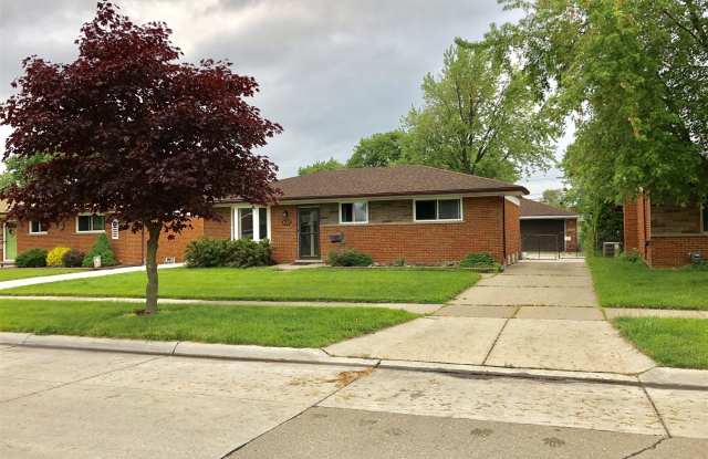 4553 Fenwick Dr Gallery 2