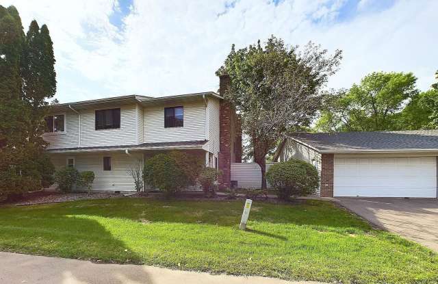 Spacious 3 bedroom townhome located in desirable Maple Grove neighborhood! - 9343 Ranchview Lane North, Maple Grove, MN 55369