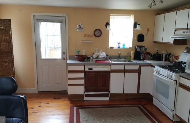 107 COLLINGTON AVENUE S Gallery 4