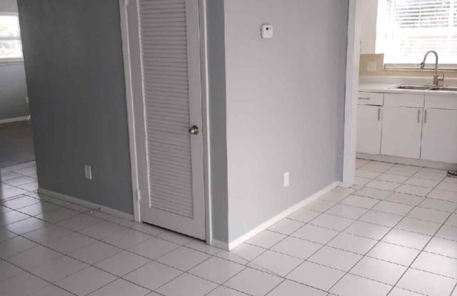 3528 66th Street North 206 - 3528 66th Street North, St. Petersburg, FL 33710