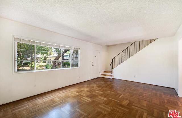 5120 VILLAGE GREEN Gallery 2
