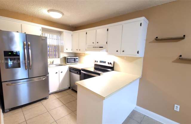 600 Ne 25th St photos photos