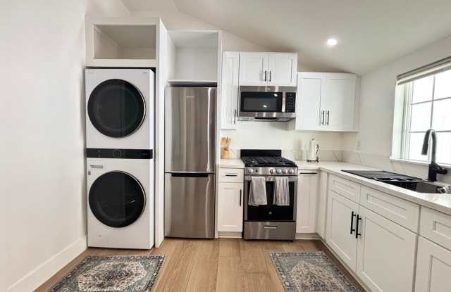 19322 Cohasset St. Gallery 3