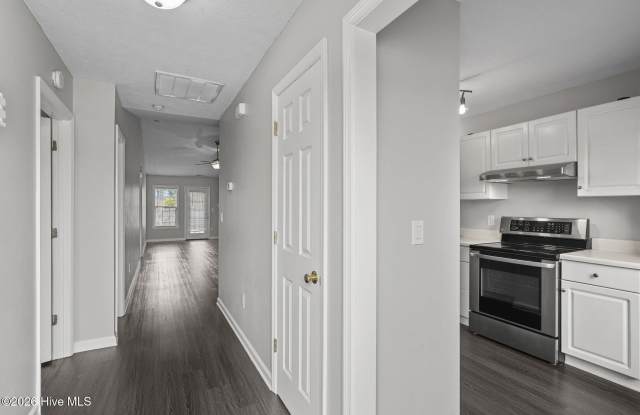 225 John Court Gallery 2