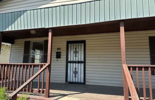 Charming 3-Bedroom, 1-Bathroom Home with Fenced Yard Gallery 4