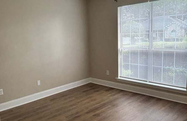 FOR RENT Gallery 4