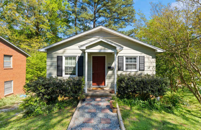 Beautiful 3 Bed 1 Bath Home in Lakewood with Finished Basement Area and Fenced Back Yard!! photos photos