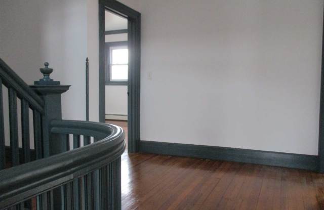 1003 MAIN ST Gallery 3