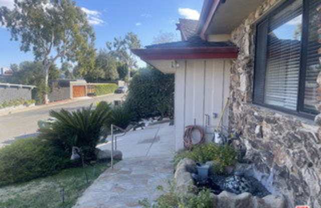 2027 Westridge Road Gallery 4