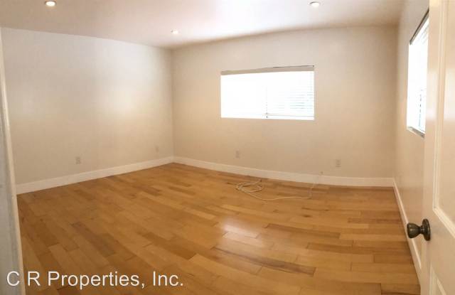 709 6th Ave #A Gallery 2