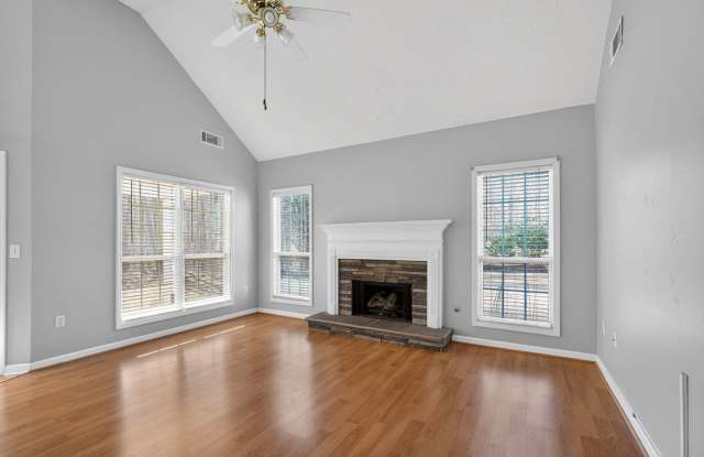 Spacious Covington 3BR – Cats only + Lawn  Pest Control Services Included photos photos