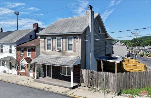104 Washington Street Gallery 1