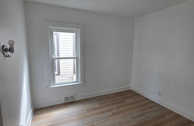 123 Maple Avenue - lower Gallery 3