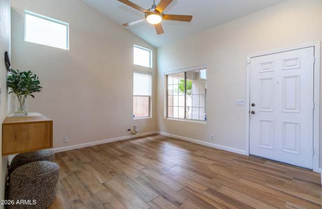 3226 E WAHALLA Lane Gallery 3