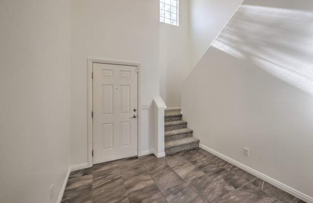 Beautiful Henderson Home For Rent. Gallery 3