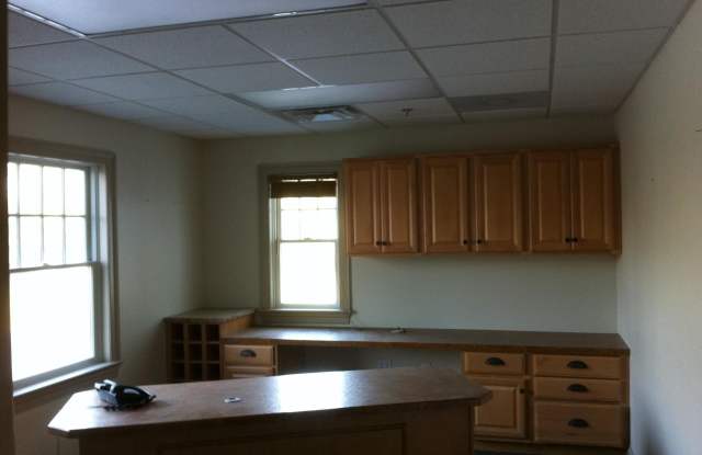 17527 NASSAU COMMONS Boulevard Gallery 2