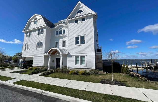 702 N Jerome Ave - 702 North Jerome Avenue, Margate City, NJ 08402