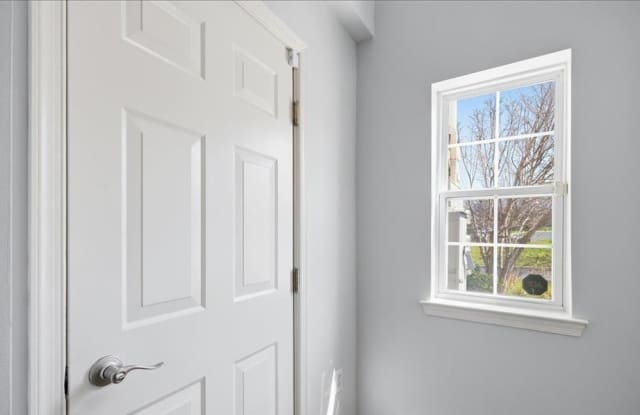 946 Nittany Ct Gallery 4