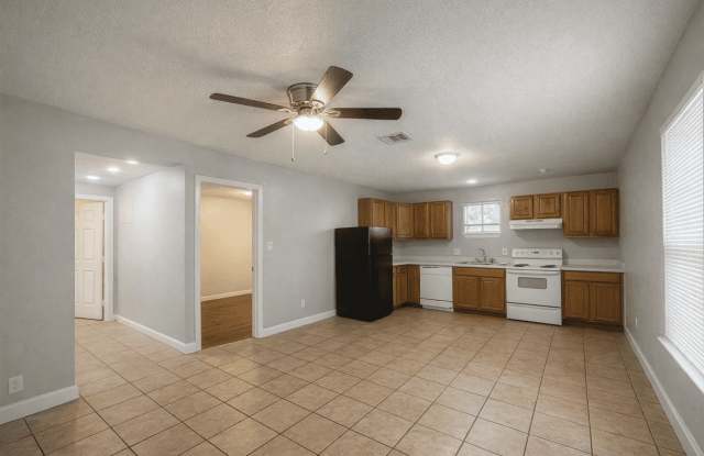 6721 Brothers Lane Gallery 2