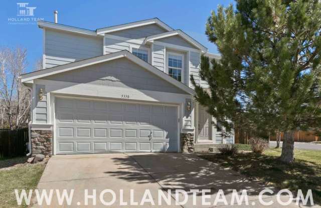 Updated home on large corner lot in Centennial! photos photos