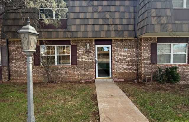 Spacious 2-bedroom 2 baths on the golf course! photos photos