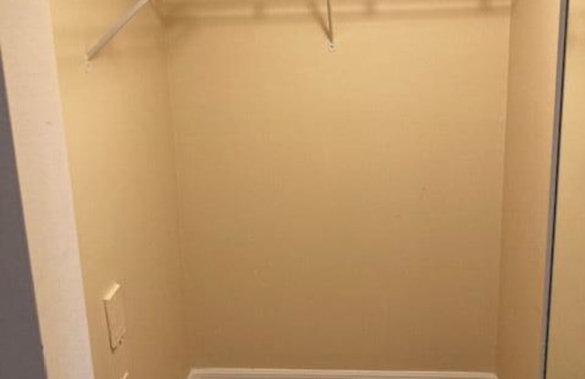 1700 Crestwood Ct S Gallery 3