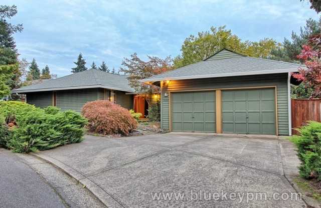 3 bed, 2 bath home in Portland near Highway 26. photos photos
