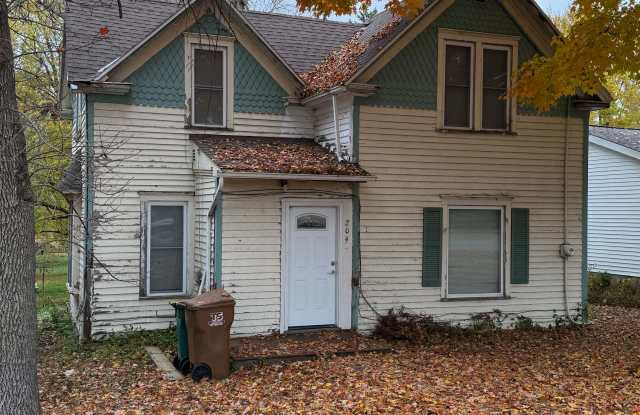 204 Independence Ave S - 204 Independence Avenue South, Clarks Grove, MN 56016