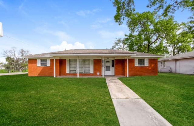 704 Inwood Drive - 704 Inwood Drive, Baytown, TX 77521